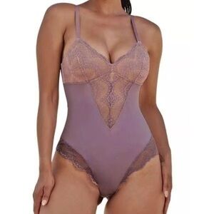 NWT Pinsy Lace Detail Lilac Bodysuit Large